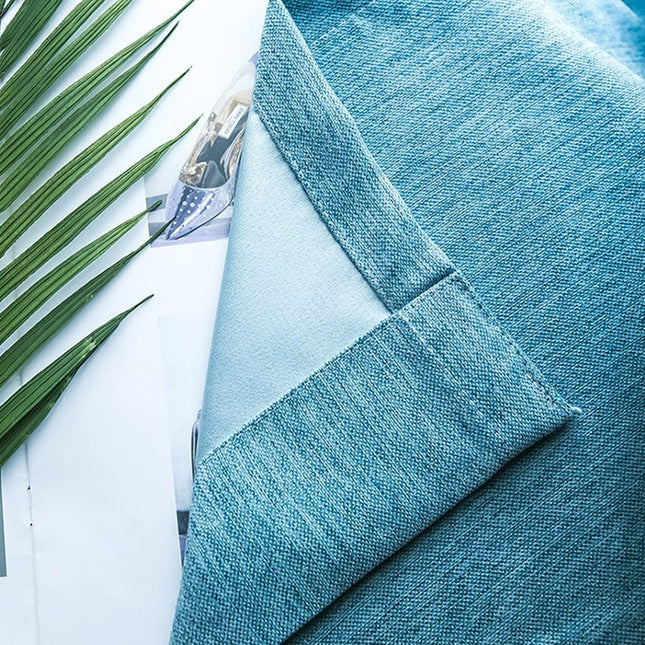 Modrý zatemňovací závěs do pokoje