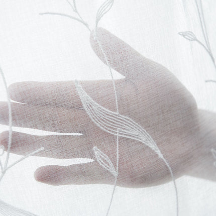 Jemná voálová záclona s větvičkami