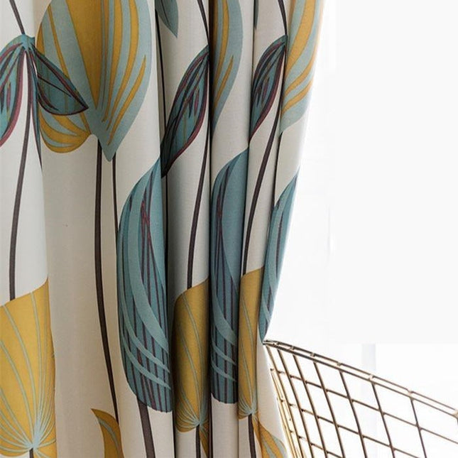 Skandinávský závěs s motivem listů