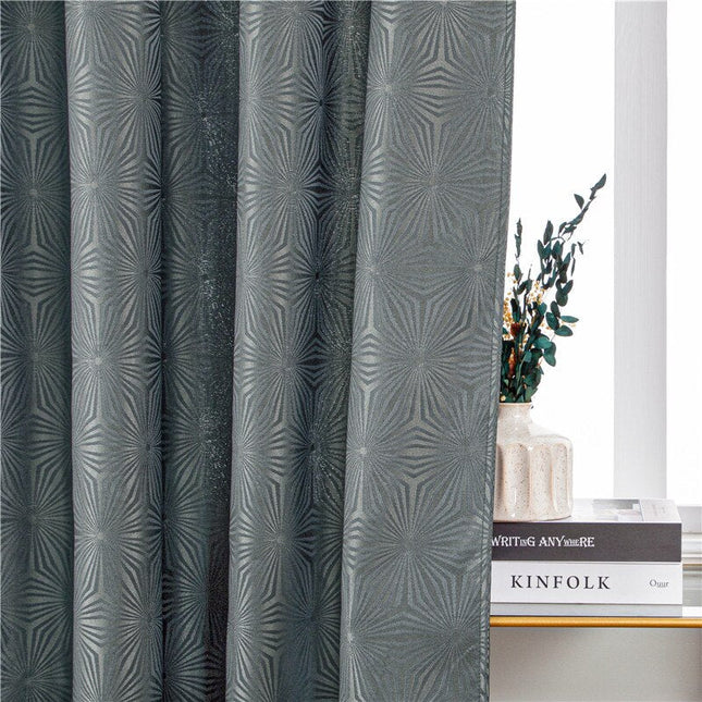 Šedý závěs s moderním geometrickým vzorem