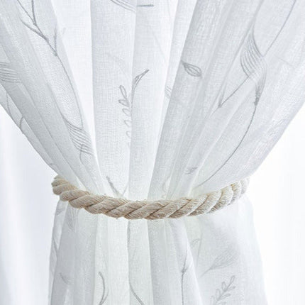 Jemná voálová záclona s větvičkami