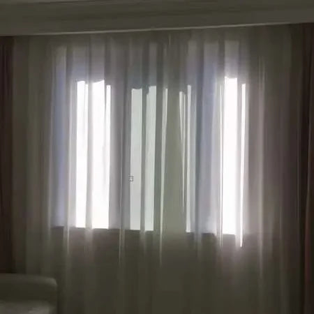 Elegantní bílá jemná voálová záclona