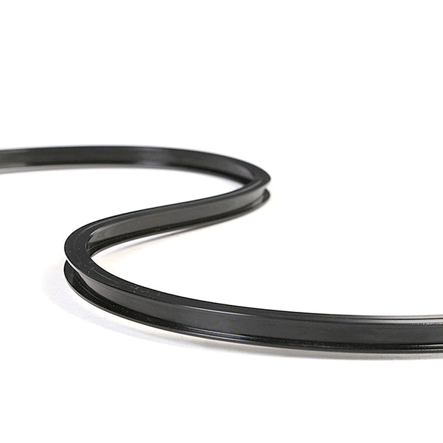 Univerzální flexibilní kolejnice na závěsy