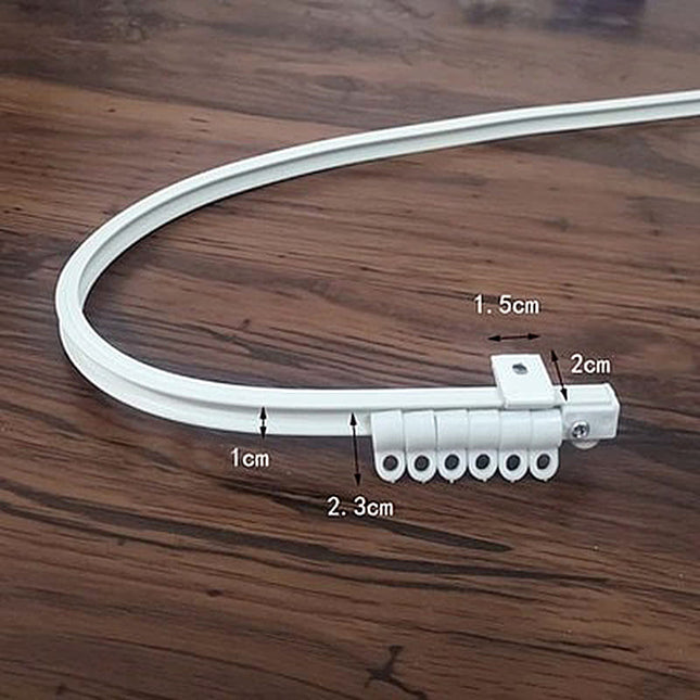 Ohebná kolejnice pro atypická okna