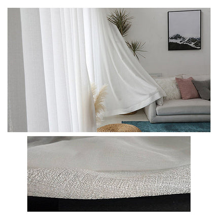 Elegantní bílá průsvitná záclona