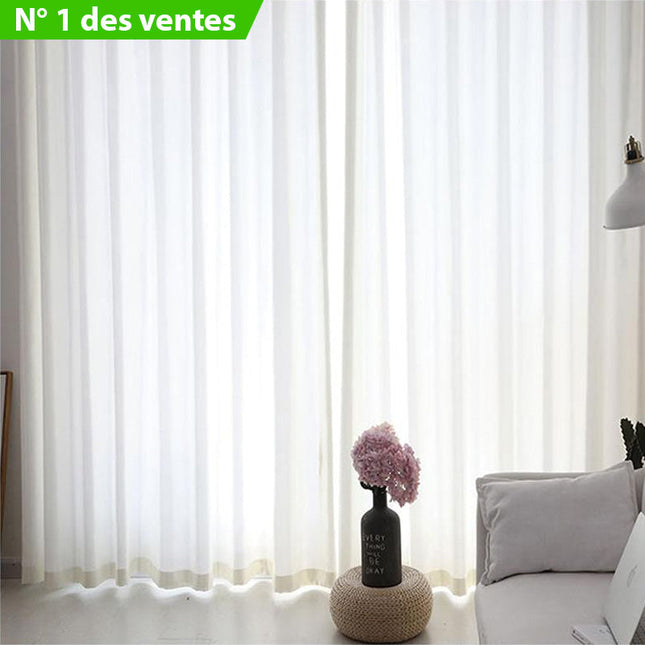 Elegantní bílá průsvitná záclona