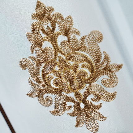 Vyšívaná římská voálová záclona