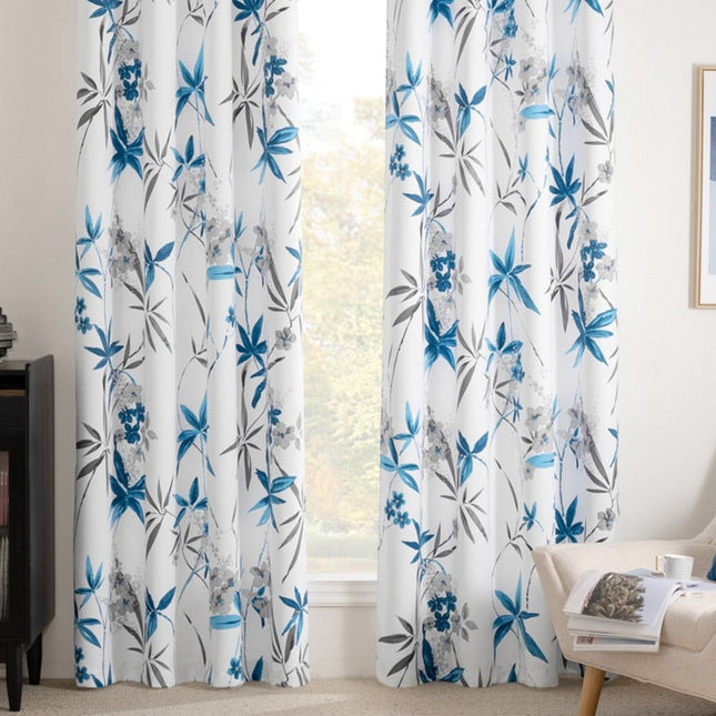 Dekorační závěs s modrým květinovým vzorem