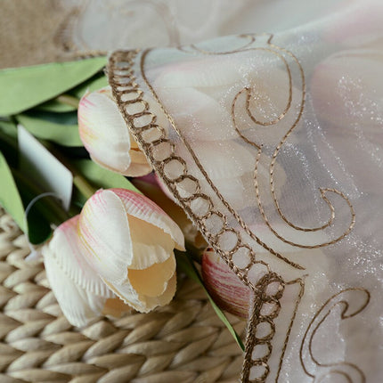 Vyšívaná římská voálová záclona