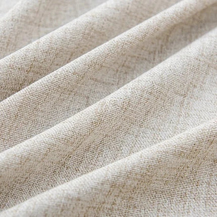 Béžová záclona s tmavým spodním lemem