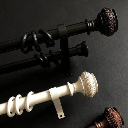 Kovová záclonová tyč ve vintage stylu