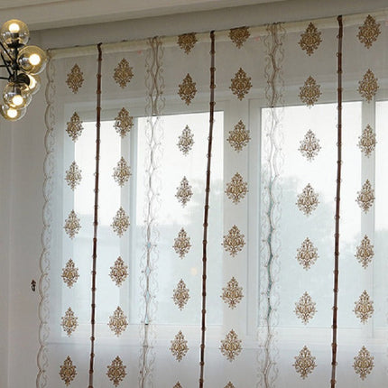 Vyšívaná římská voálová záclona