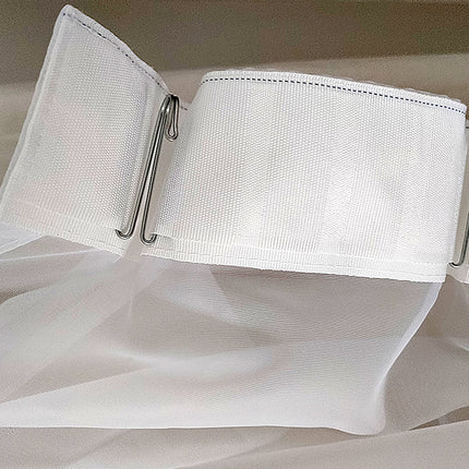 Hladká bílá voálová záclona