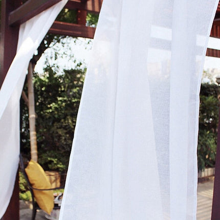 Bílý průsvitný venkovní závěs voděodolný