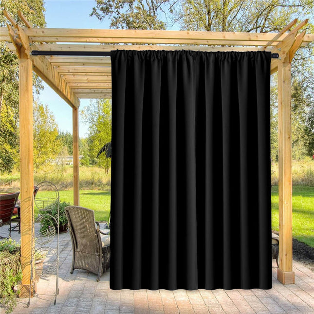 Černý venkovní závěs proti slunci