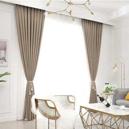 Tmavě béžový elegantní závěs do obýváku