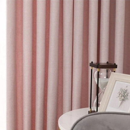 Růžový dekorační závěs s texturou