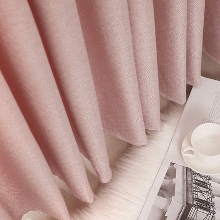 Růžový dekorační závěs s texturou