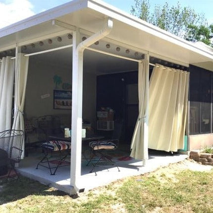 Béžový voděodolný venkovní závěs na terasu