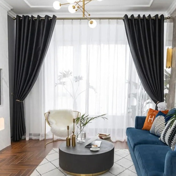 Černý zatemňovací závěs do obýváku Tisto