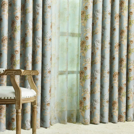 Zatemňovací závěs s romantickým květinovým vzorem