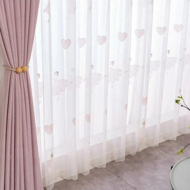 Dětská záclona s vyšívanými baletkami