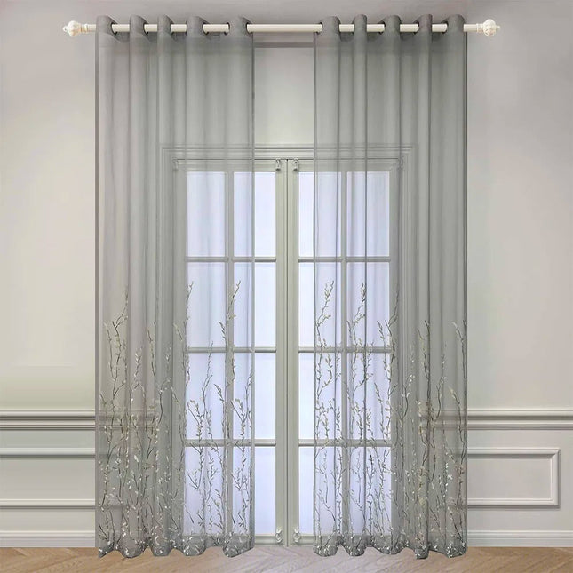 Záclona s výšivkou jemných větviček