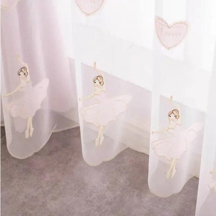 Dětská záclona s vyšívanými baletkami