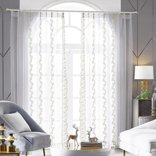 Princeznovská záclona s výšivkou a perlami