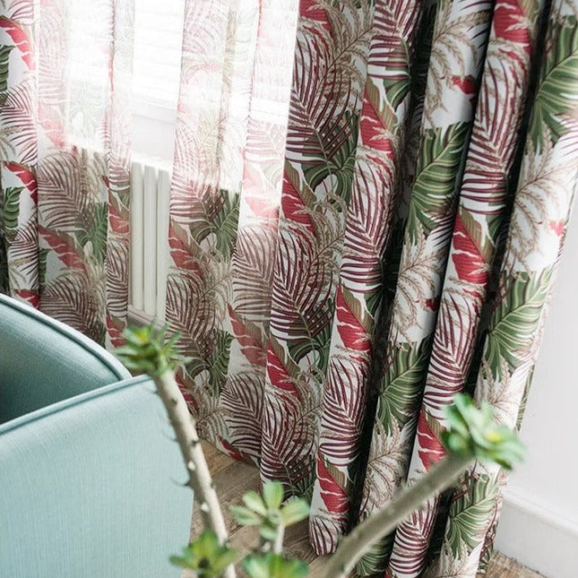Jemná záclona s tropickým listovým vzorem