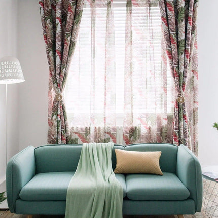 Jemná záclona s tropickým listovým vzorem