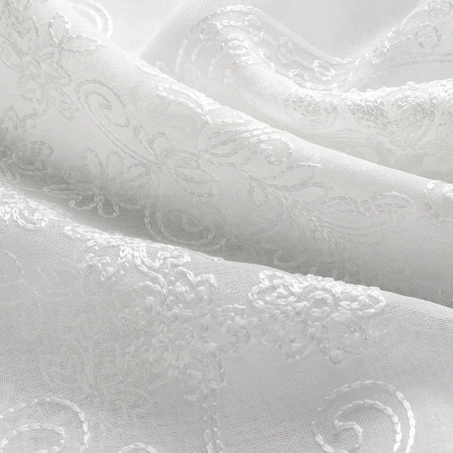 Elegantní záclona s damaškovým vzorem