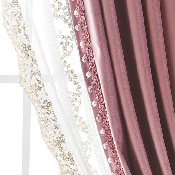 Princeznovská záclona s výšivkou a perlami