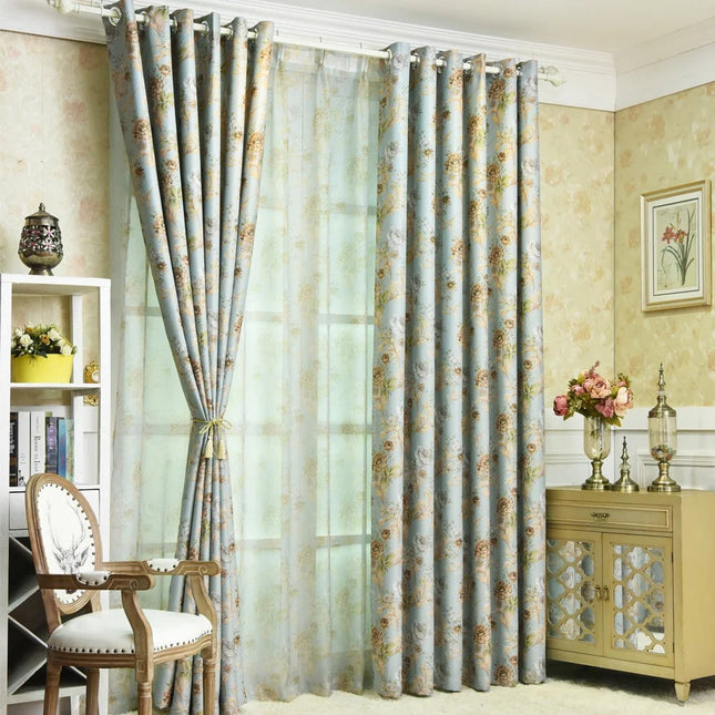 Zatemňovací závěs s romantickým květinovým vzorem