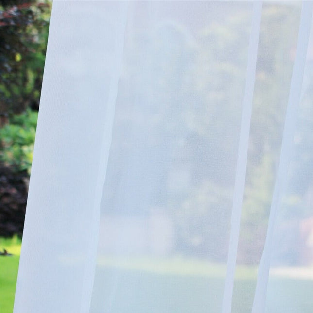 Průsvitný venkovní závěs s oky