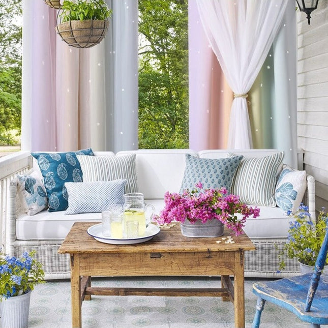 Barevná venkovní záclona na terasu