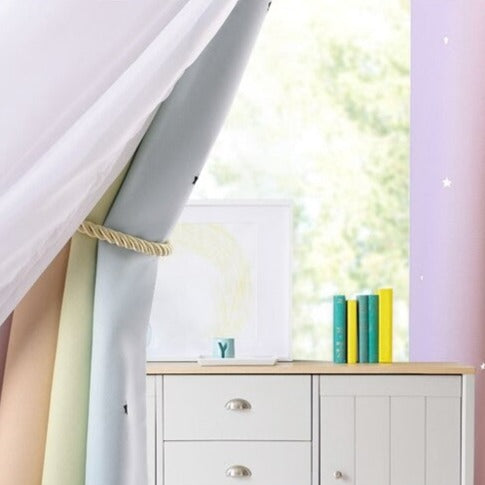 Barevná venkovní záclona na terasu