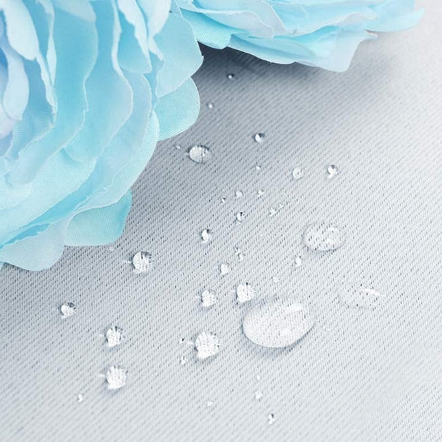 Bílý voděodolný venkovní závěs na poutka