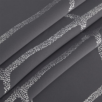 Zatemňovací závěs s geometrickým stříbrným vzorem