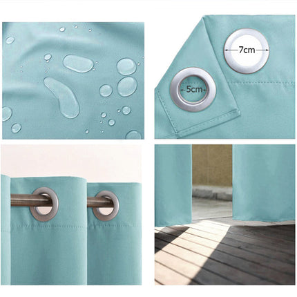 Světle modrý závěs na pergolu