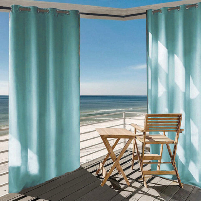 Světle modrý závěs na pergolu