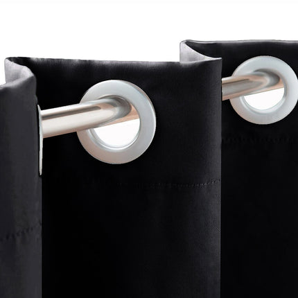 Černý venkovní závěs pro ochranu soukromí