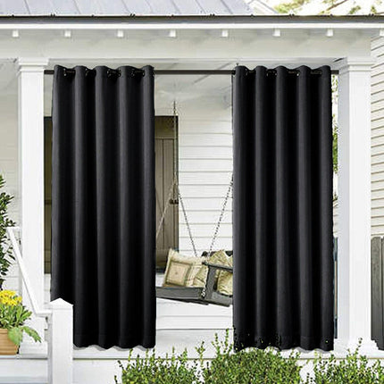 Černý venkovní závěs pro ochranu soukromí