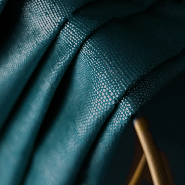 Zatemňovací závěs petrolejově modrý do ložnice