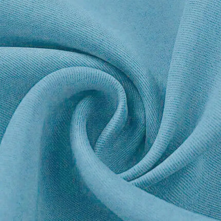 Modrý venkovní závěs na verandu