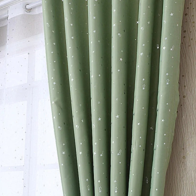 Zelený zatemňovací závěs s hvězdičkami